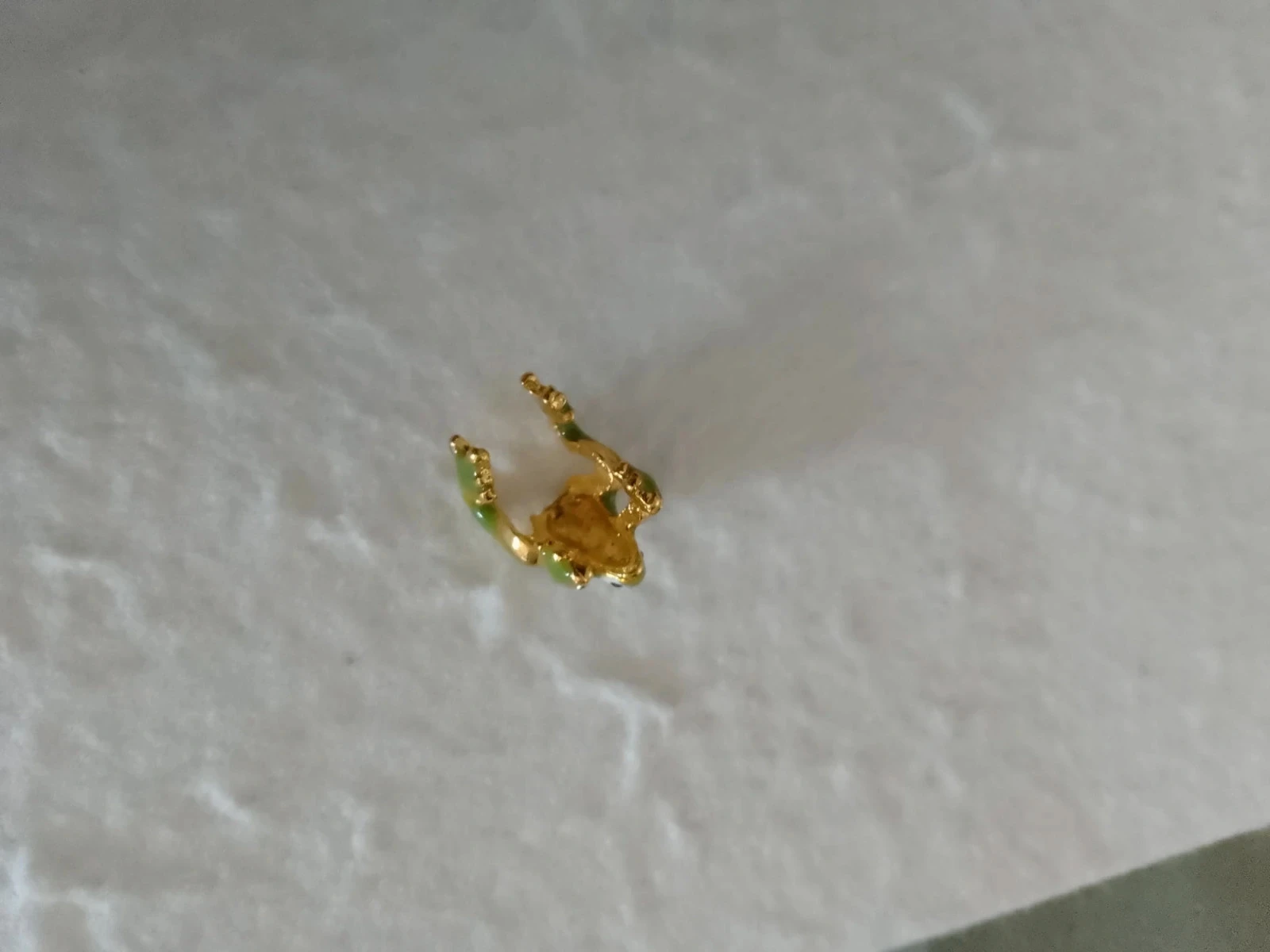Green frog ear cuff ear clip – photo 3
